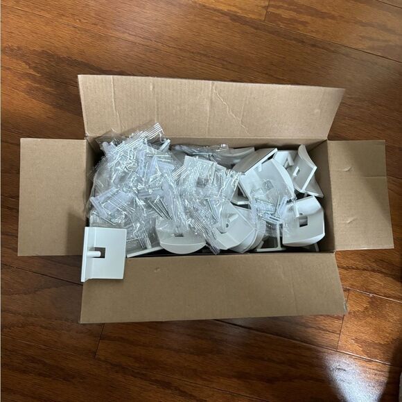 48 pc Hat Rack Adhesive or attach to wall with included screws - Picture 4 of 9